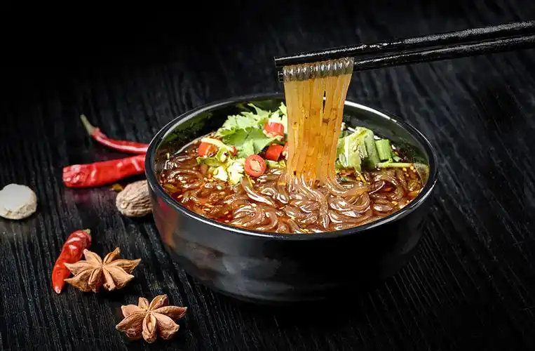 家庭自制酸辣粉,吃完再也不想吃外面卖的了