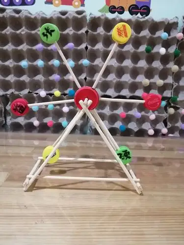 濮阳县机关第二幼儿园亲子活动——废旧物品玩具制作