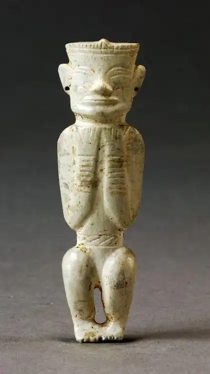 凌家滩遗址出土玉人.(图片来源:含山县人民政府官网)