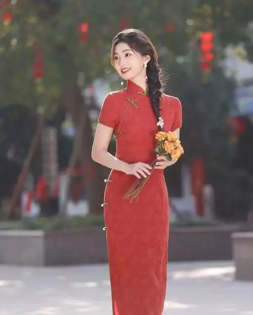 今天,就为大家介绍旗袍拍照的9个姿势,简单易学,让你在拍照时