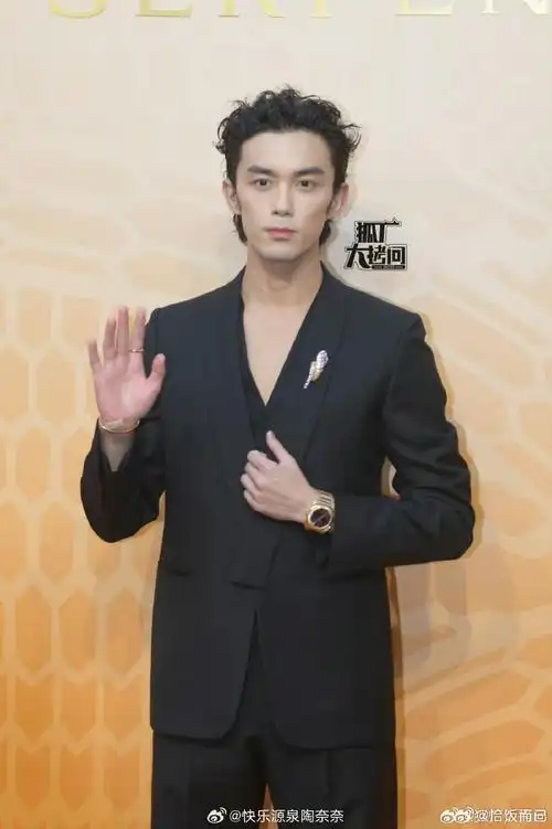 大背头发型真的很难驾驭