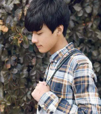 中学生男生短发发型设计图片青春帅气