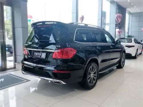 万卓名车定制中心 巴博斯50gr 到店