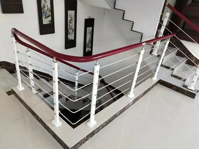 阳台护栏栏杆楼梯扶手围栏现代简约实木pvc欧式家用别墅立柱拉丝