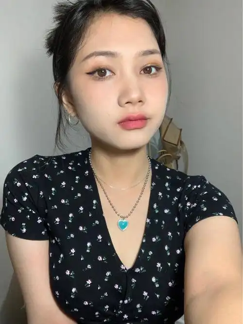 求易烊千玺老婆们妆容指导一下夸夸我也行