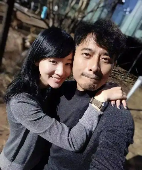 12年前的一场雪后,那个曾令薛之谦念念不忘的章龄之早已嫁作他人妇.