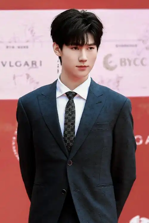 张真源超话@时代少年团-张真源#时代少年团加盟北京国际电影节