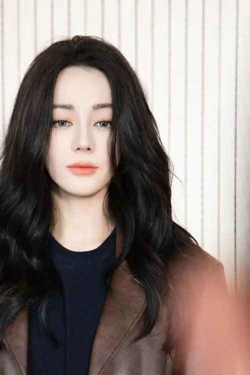 明星迪丽热巴和其他明星相比颜值如何