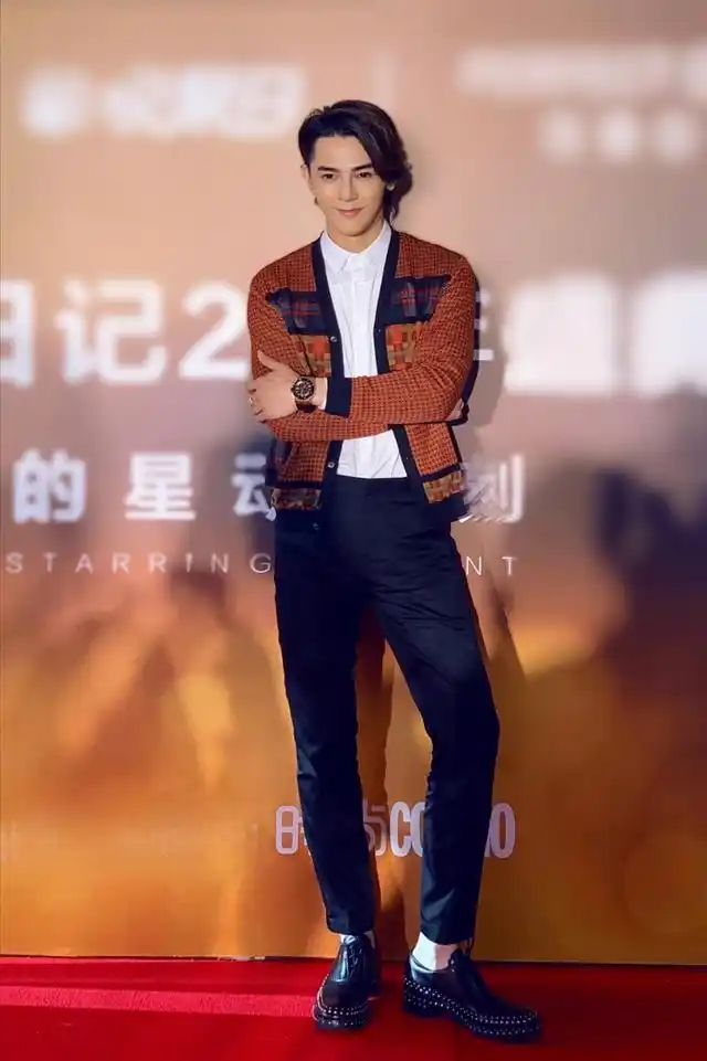 原创汪东城时尚大片型男范十足,穿衣显瘦脱衣有肉,状态保持很好