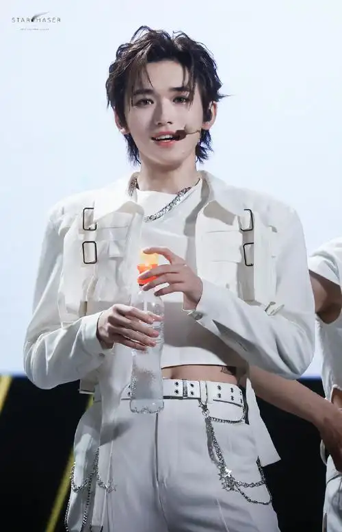 宋亚轩楼外楼演唱会