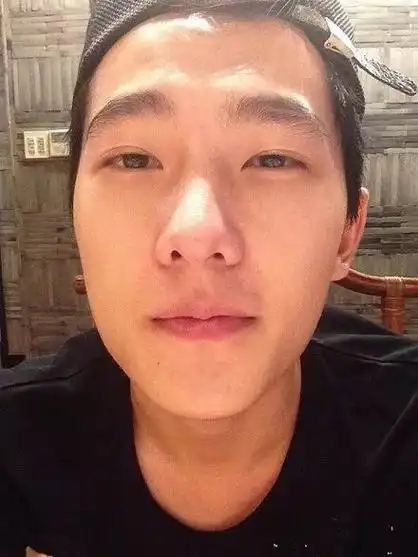 还有这位,谁能看出来这是吴世勋!谁能 ?