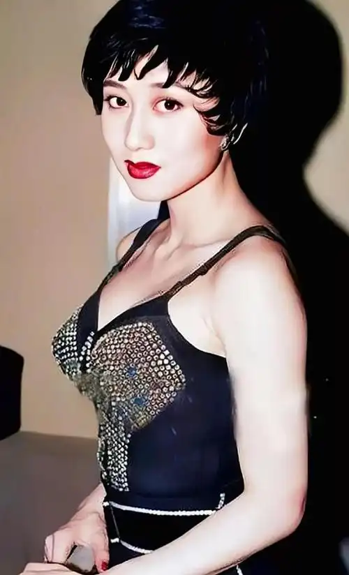 利智惊艳写真照!__财经头条