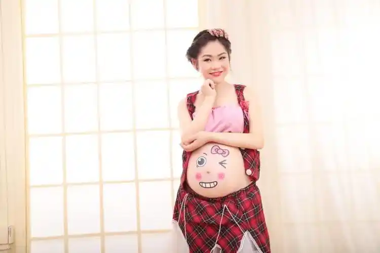 二胎孕妇照留念