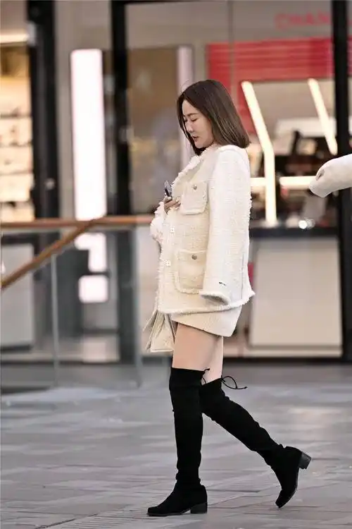 秋冬季节过膝靴搭配,保暖时尚的搭配,也比较显身材的穿搭_美女_风格