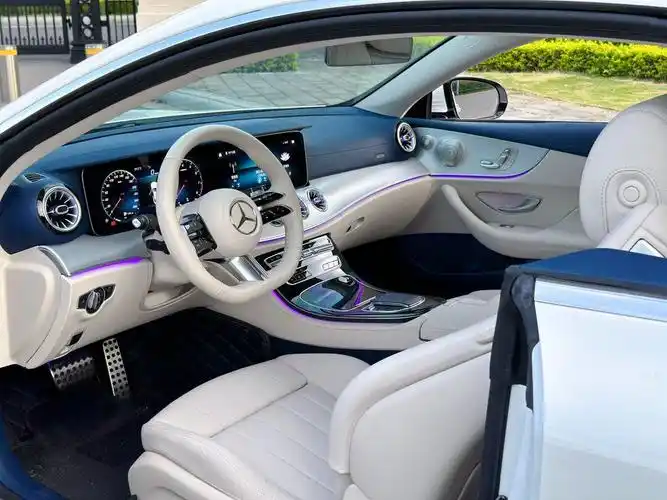 出23款奔驰e260轿跑游艇蓝内饰 便宜出