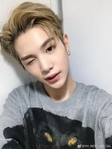 justin黄明昊 黑发