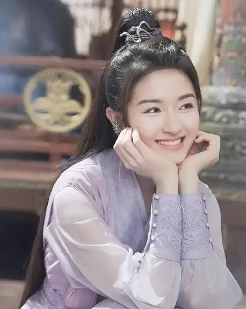 《星落凝成糖》李兰迪变身皇室公主和神君恋爱,网友:坐等开播_新剧