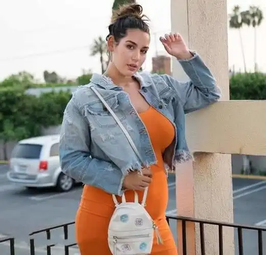 法国大码模特身高170厘米体重增至180斤魅力值反而上升