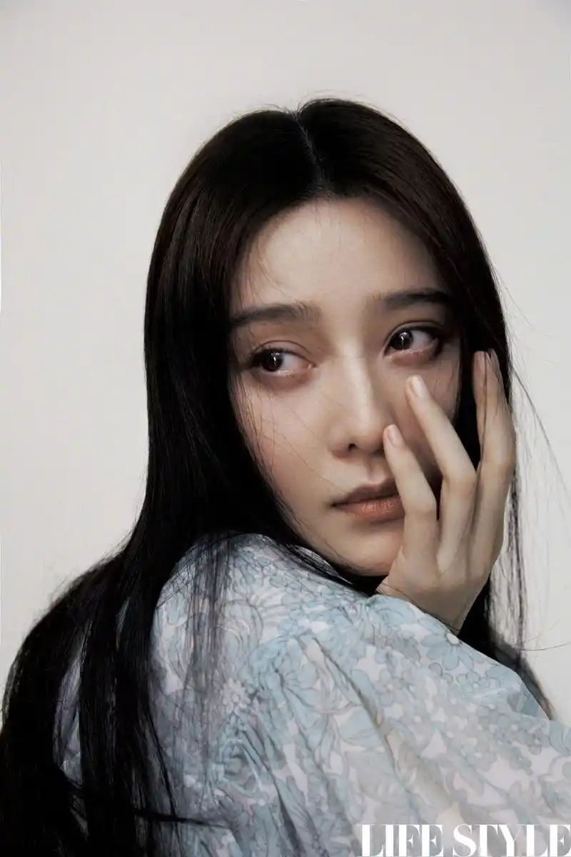 范冰冰最新大片长发飘飘精致动人 眼眸深邃风情神韵迷人