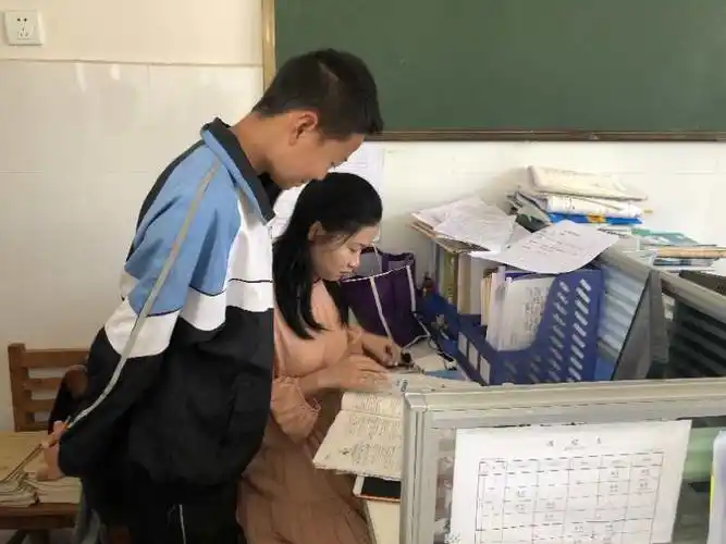 精准扶贫在路上,教师家访暖人心————七年级组教育扶贫走访记