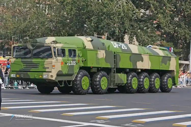 靶标旱地行舟,打击航母不是空话,解放军展示自信,中美角色互换