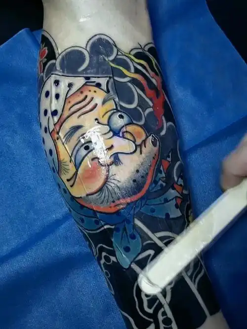 包小腿火男阿多福