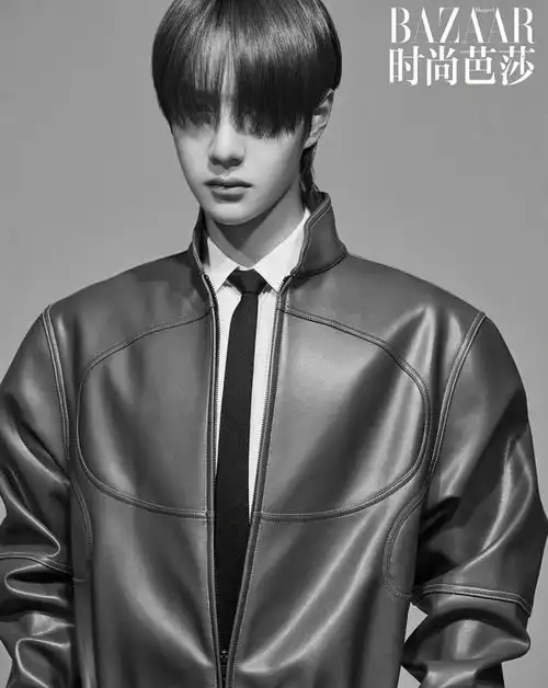 王一博是时尚芭莎开季刊的首位拥有单人封面的男星