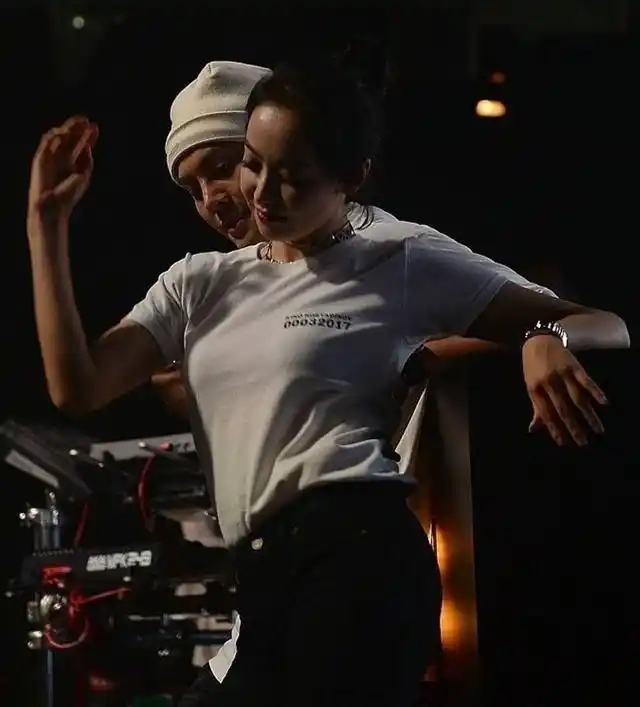 陈伟霆与宋茜贴身热舞,两人粘在一起之后真的是太养眼了