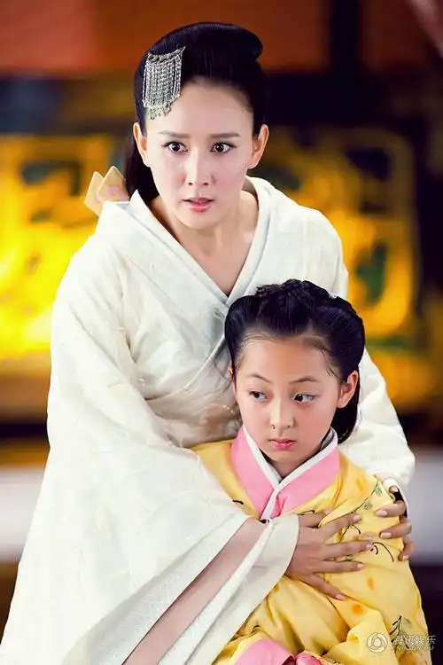 王的女人 胡静 饰 青莲 王嘉卉 饰 于妙戈