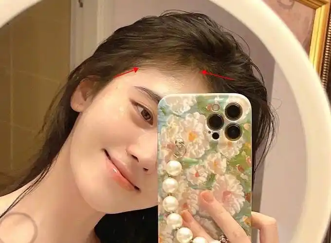 鞠婧祎晒素颜时尚怼脸拍,却忘记涂发际线粉,真实发量一眼看出_照片