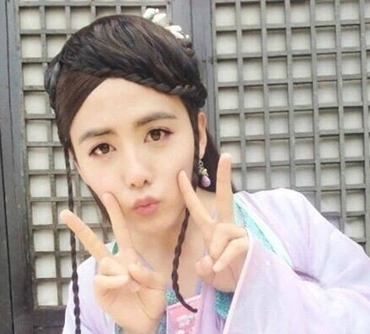 娱乐 爆料 > 正文    马天宇在《古剑奇谭》中也曾尝试男扮女装,让