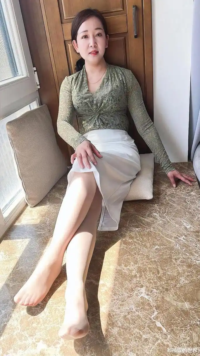 年少不知阿姨好,成熟女人的魅力是很多人都抵挡不了的