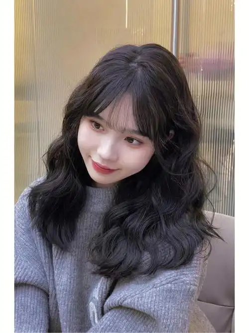 2022慵懒蓬松烫少女感