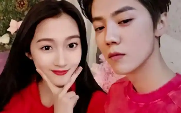 关晓彤鹿晗分手风波后首同框,鹿晗彰显男友力破谣言,两人好恩爱_照片