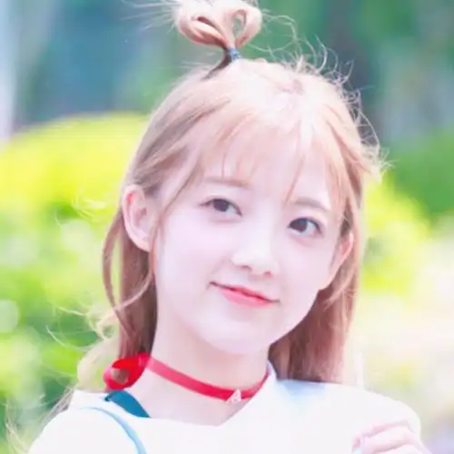 创造101 范薇女爱豆头像/lacey.