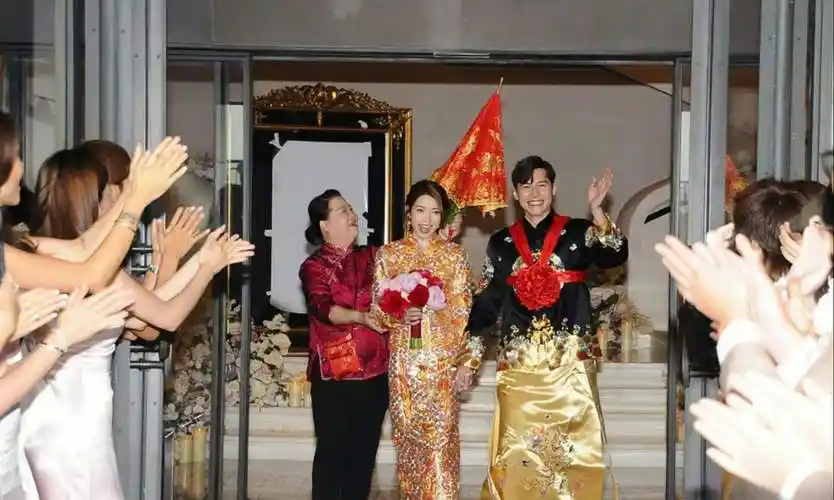 恭喜!香港知名女星连诗雅怀孕八个月,晒孕肚照公布胎儿性别