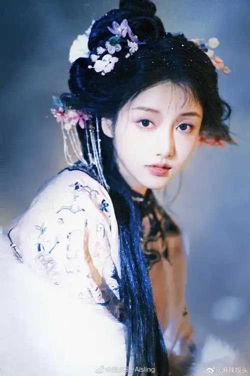 同一个摄影师镜头下的小花古装造型##同一个摄影师拍的小花古装造