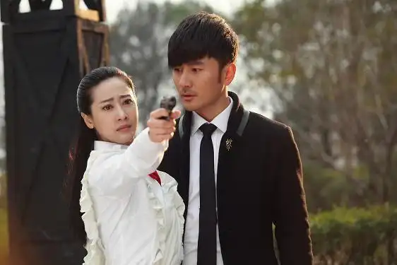 唐妤萌《刀光枪影》秀颜值拼武艺被称拼命三娘