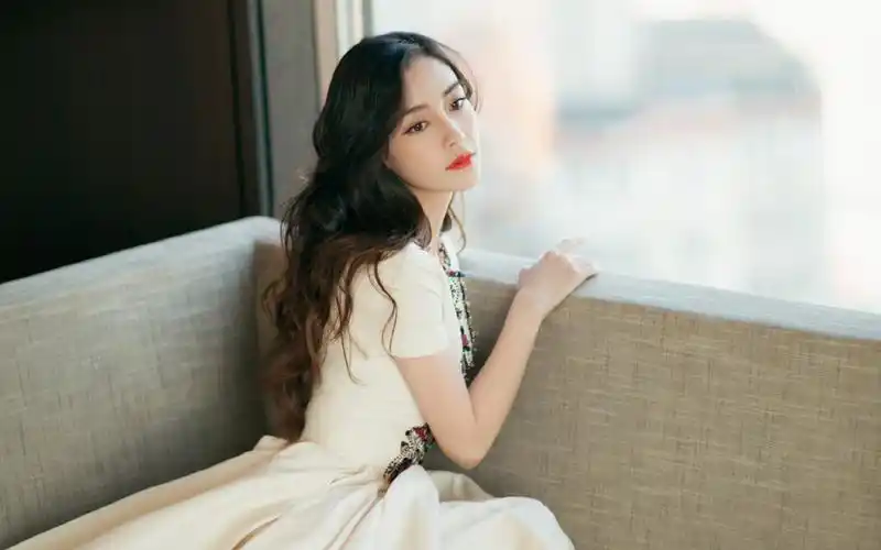 angelababy清新优雅写真桌面壁纸