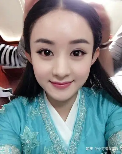 何晋龙解读赵丽颖的高定是国货