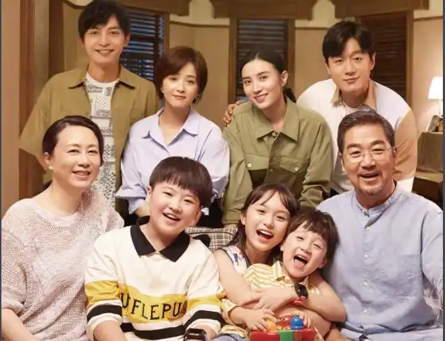 之前看宣传介绍的时候,看到的定位是家庭教育剧,没想到,开播的第一集