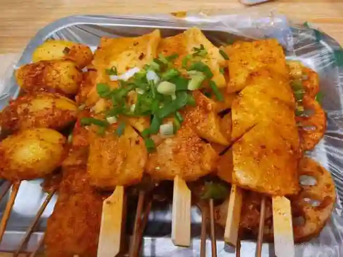 二店烧烤-"从小吃到大的电烤,现在换到口腔医院往下走.