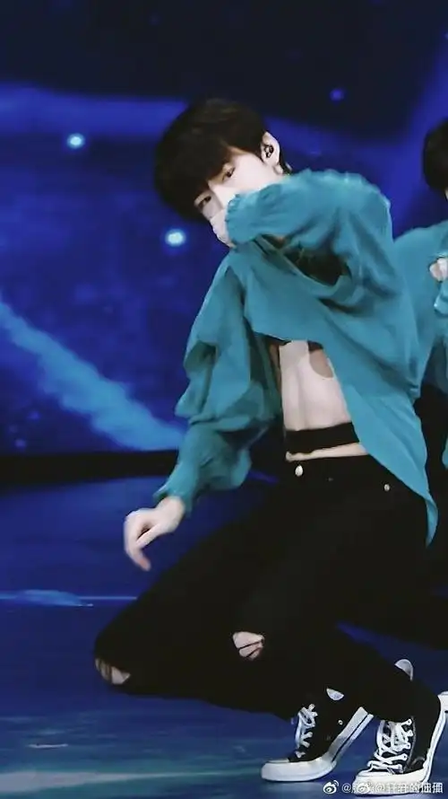 宋亚轩品质男歌手