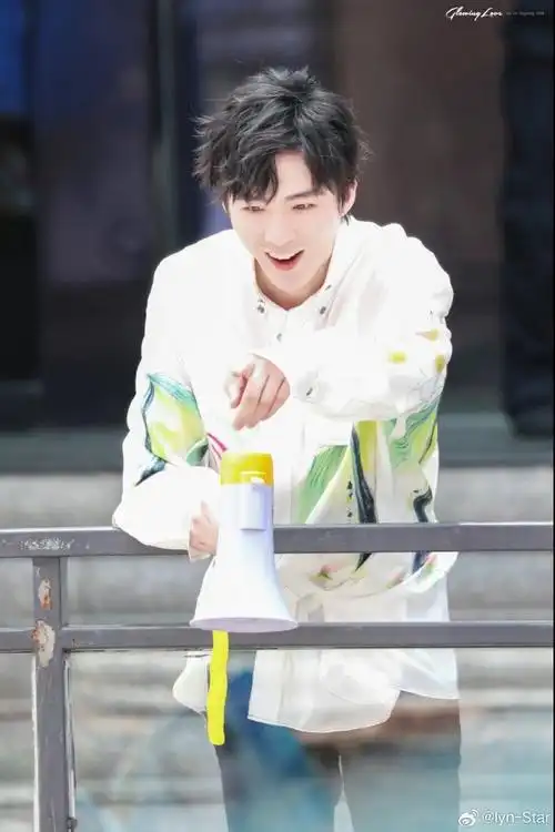 这是一组浪漫的照片@摩登兄弟刘宇宁.#刘宇宁#.刘宇宁.lyn.