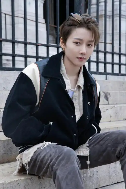 刘雨昕官宣加盟微博之夜##刘雨昕加盟微博之夜