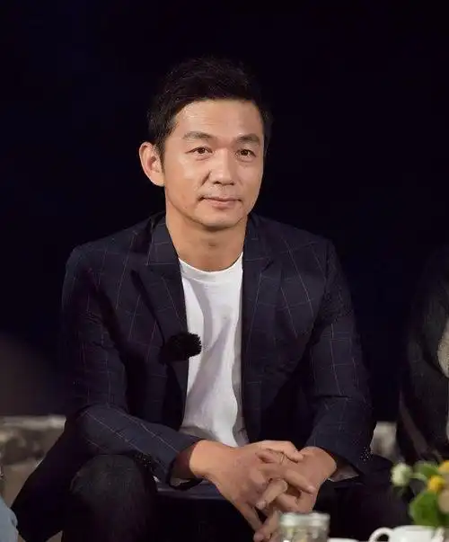 邢佳栋获得绑匪认证高颜值曾被绑架事件曝光因太帅备受优待