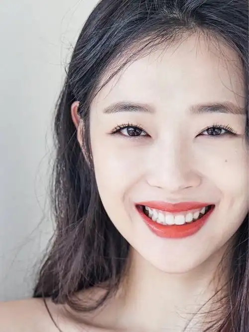 我心中的人间水蜜桃是崔雪莉.