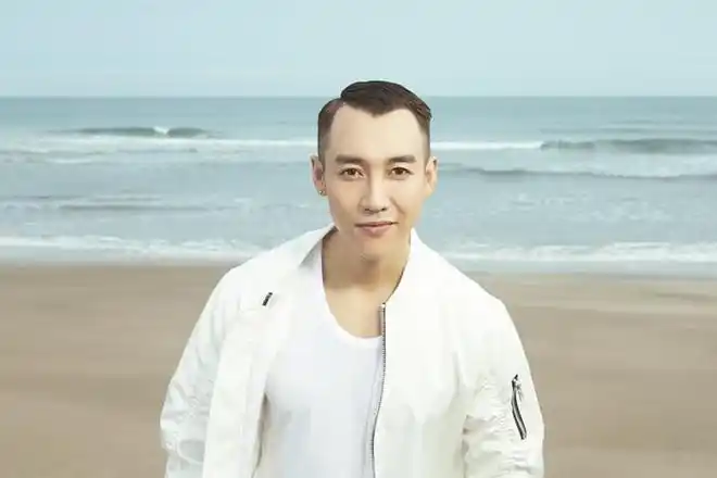 王野歌手演员双角色开启摇滚型男动作频频