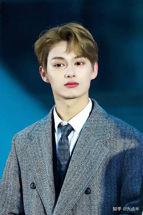 有没有长得帅的南韩男爱豆或者组合?求推荐?