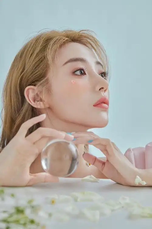 安泳畅七夕写真释出樱花精灵造型清丽澄澈